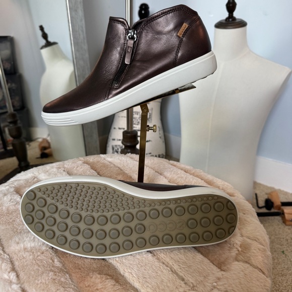 Ecco Shoes - ECCO Soft 7 Brown Leather Zip Ankle Booties Women’s Size 43 / US 12 - Like New!
